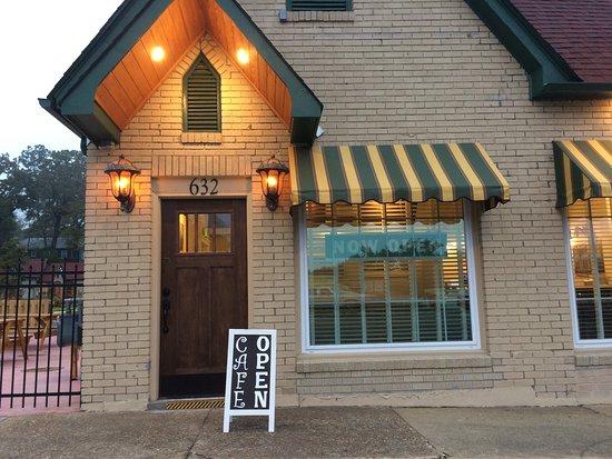 Best Cafe & Bar